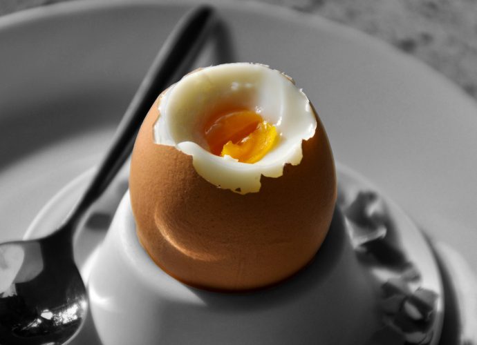 jak gotować jajka na miękko